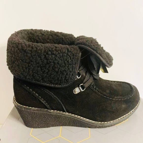 KHOMBU Sasha All Weather Suede Wedge Lace Up Boot - Picture 3 of 11